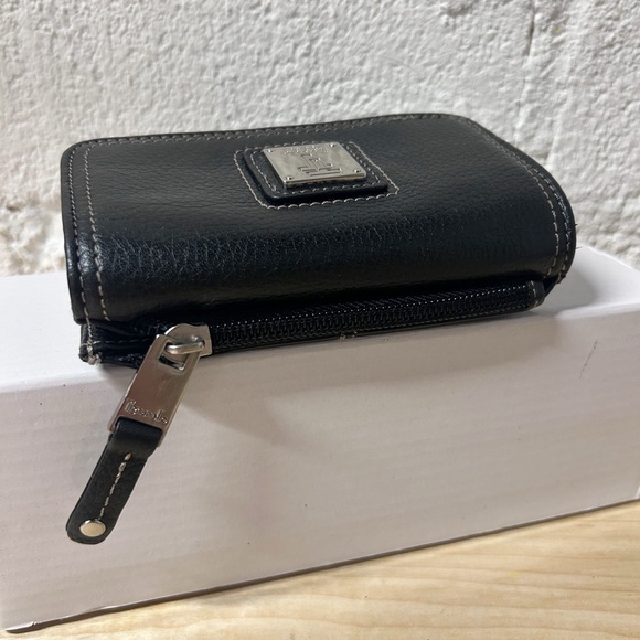 Tignanello Black Pebbled Leather Trifold Wallet with Silver Accent EUC Lined - Picture 2 of 15